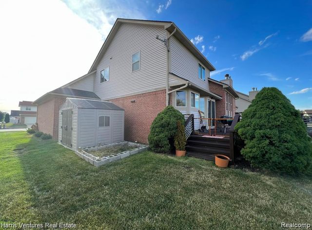 31271 Lavender Drive, Brownstown, MI 48173