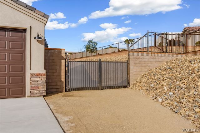 2935 Sidewheel Drive, Bullhead City, AZ 86429