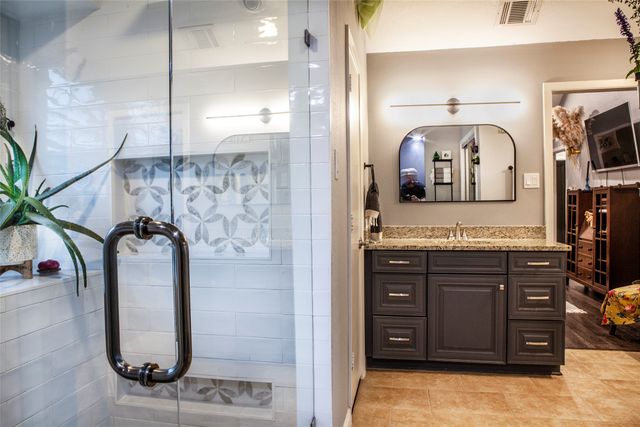 810 Highland Hills Lane, Highland Village, TX 75077