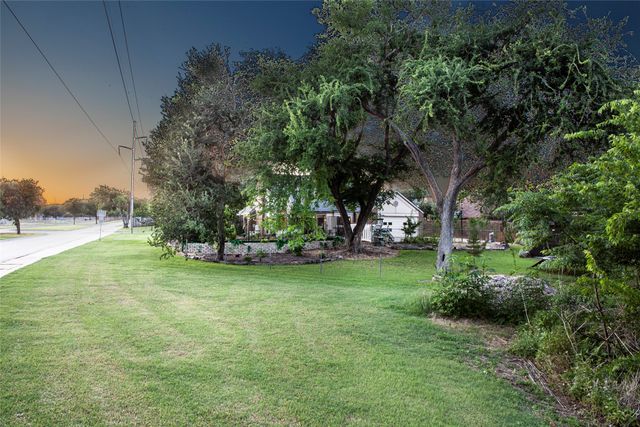 810 Highland Hills Lane, Highland Village, TX 75077