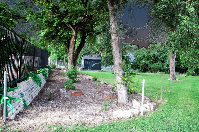 810 Highland Hills Lane, Highland Village, TX 75077