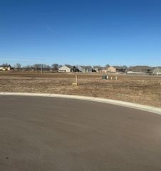 2101 S Tara Falls Ct, Wichita, KS 67207