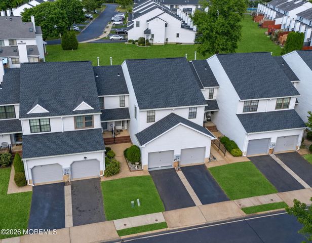 84 Chestnut Way, Manalapan, NJ 07726