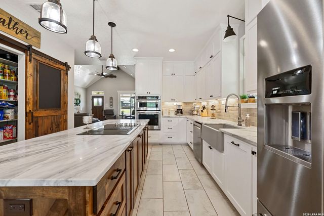 120 magnolia, La Vernia, TX 78121