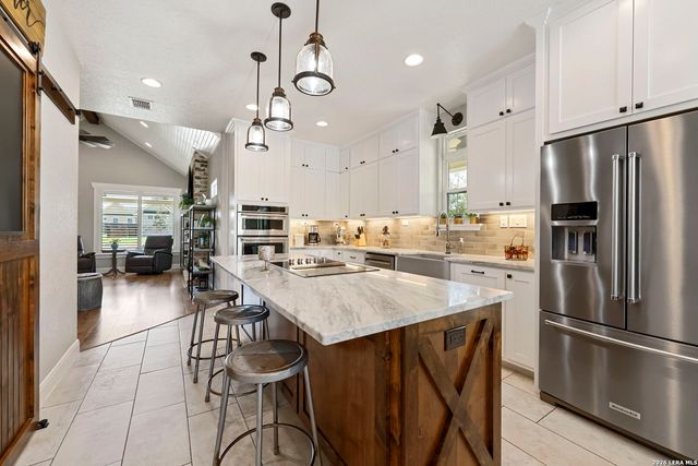 120 magnolia, La Vernia, TX 78121