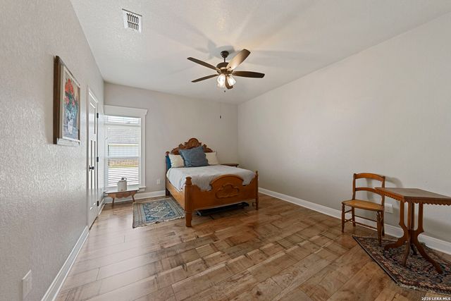 120 magnolia, La Vernia, TX 78121