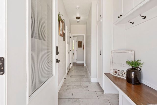 120 magnolia, La Vernia, TX 78121