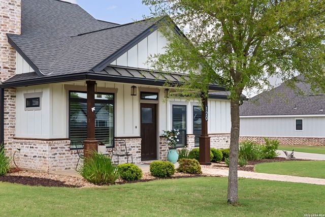 120 magnolia, La Vernia, TX 78121