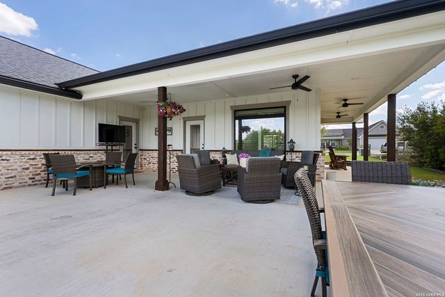 120 magnolia, La Vernia, TX 78121