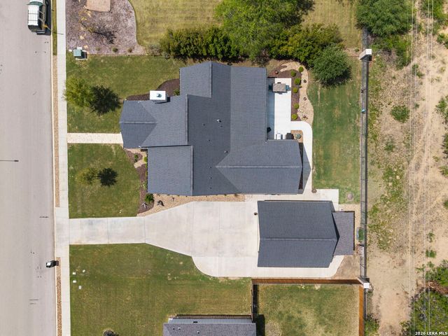 120 magnolia, La Vernia, TX 78121