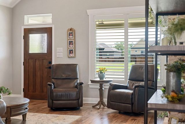 120 magnolia, La Vernia, TX 78121