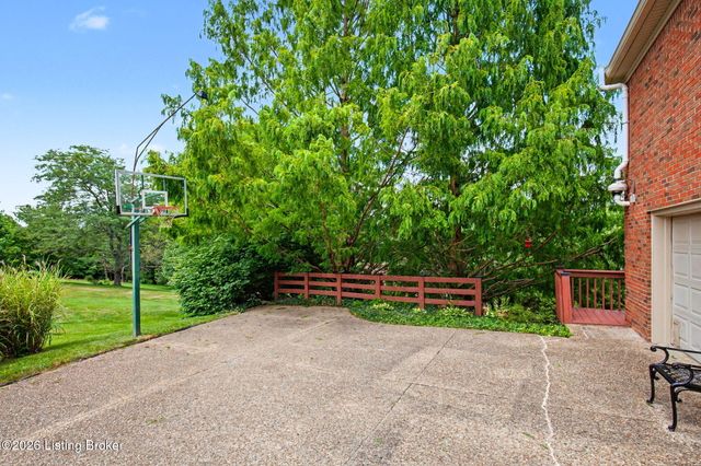 1600 Saratoga Trace, Goshen, KY 40026