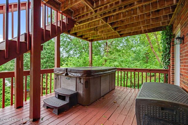 1600 Saratoga Trace, Goshen, KY 40026
