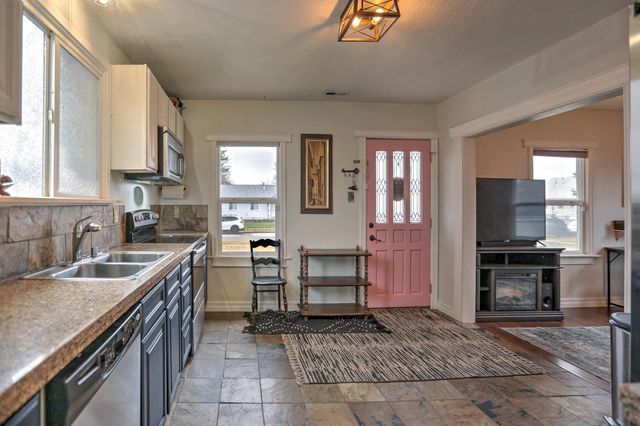 1027 E Wabash Ave, Spokane, WA 99207