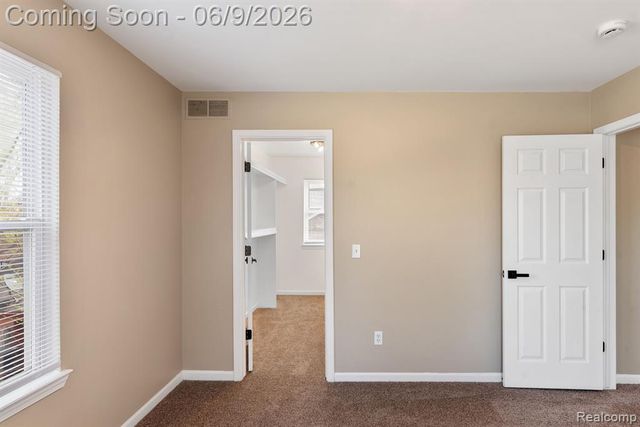 3260 Sashabaw Road, Waterford, MI 48329