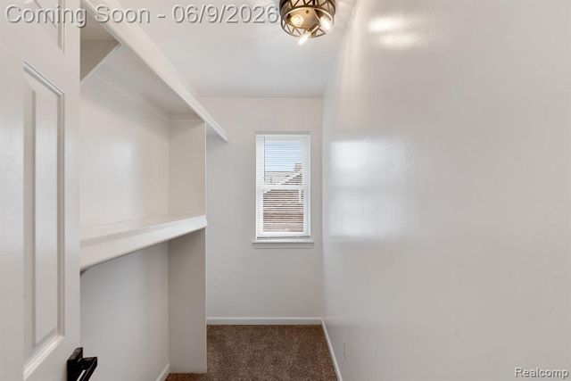 3260 Sashabaw Road, Waterford, MI 48329