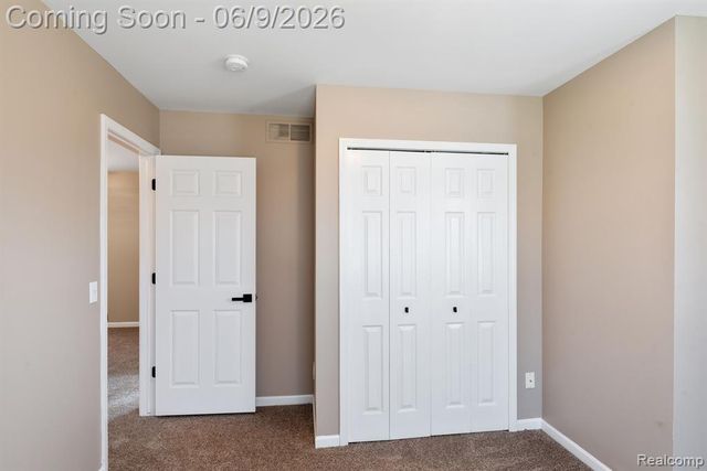 3260 Sashabaw Road, Waterford, MI 48329