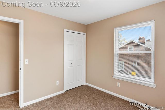 3260 Sashabaw Road, Waterford, MI 48329