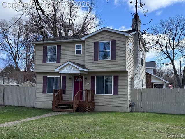 3260 Sashabaw Road, Waterford, MI 48329
