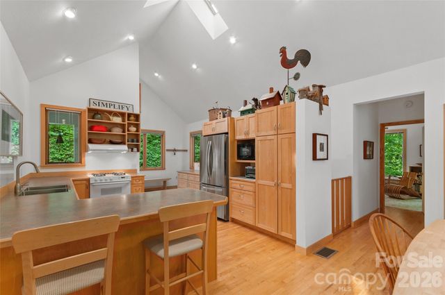 608 Brandywine Road, Waynesville, NC 28786