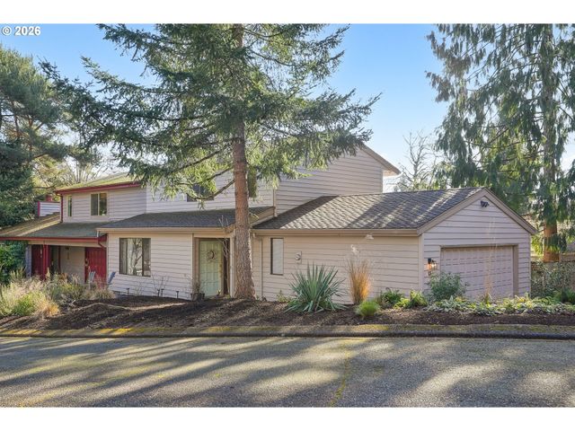 13 MOUNTAIN Cir, Lake Oswego, OR 97035