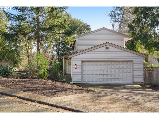 13 MOUNTAIN Cir, Lake Oswego, OR 97035
