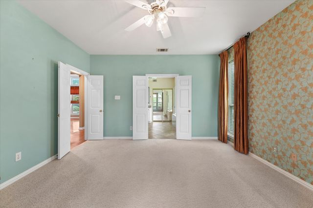 525 Springhill Drive, Hurst, TX 76054