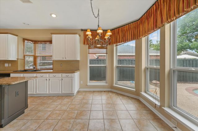 525 Springhill Drive, Hurst, TX 76054