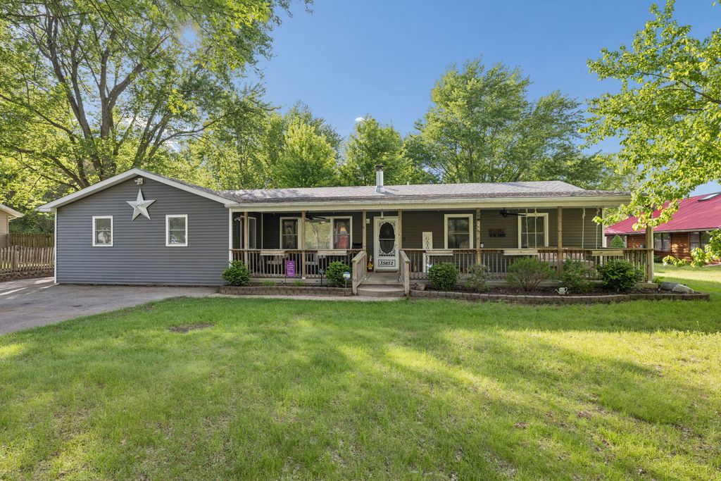 Image 1 of property listing at 35652 Jay Drive, Custer Park, IL 60481