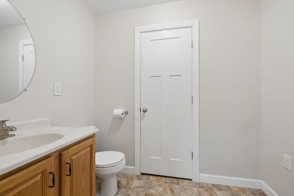 Image 14 of property listing at 35652 Jay Drive, Custer Park, IL 60481