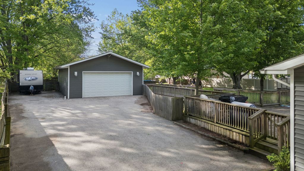 Image 29 of property listing at 35652 Jay Drive, Custer Park, IL 60481