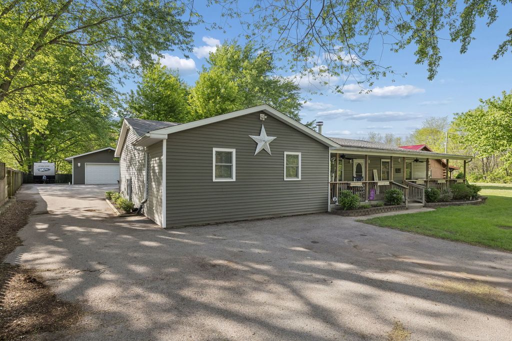 Image 31 of property listing at 35652 Jay Drive, Custer Park, IL 60481