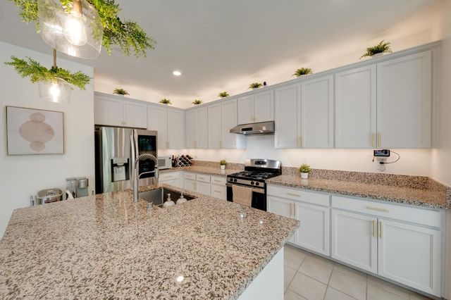 4008 Mercury Ln, Roseville, CA 95747