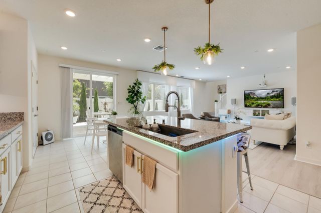 4008 Mercury Ln, Roseville, CA 95747
