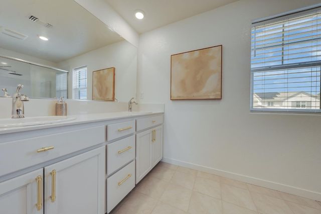 4008 Mercury Ln, Roseville, CA 95747