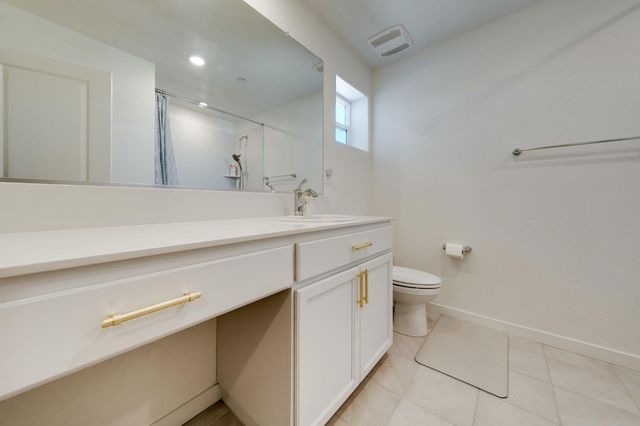 4008 Mercury Ln, Roseville, CA 95747