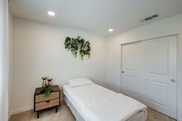 4008 Mercury Ln, Roseville, CA 95747