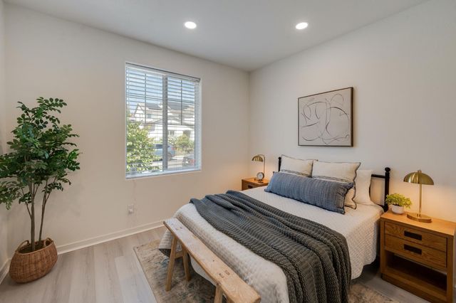 4008 Mercury Ln, Roseville, CA 95747