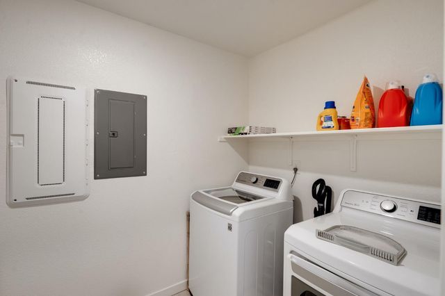 4008 Mercury Ln, Roseville, CA 95747