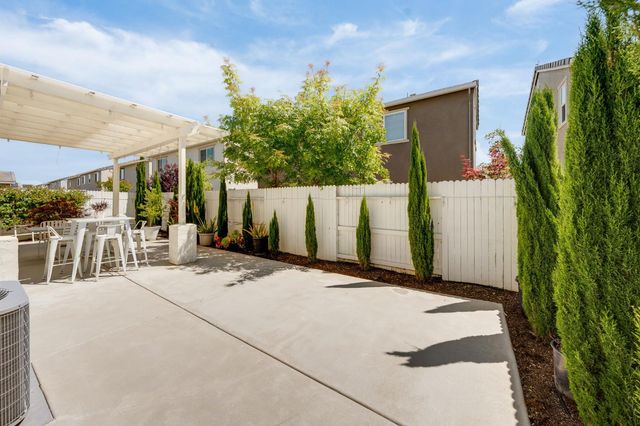 4008 Mercury Ln, Roseville, CA 95747