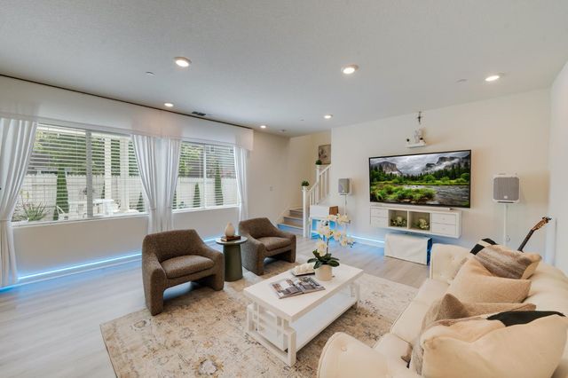 4008 Mercury Ln, Roseville, CA 95747