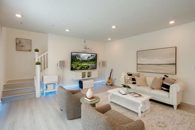 4008 Mercury Ln, Roseville, CA 95747