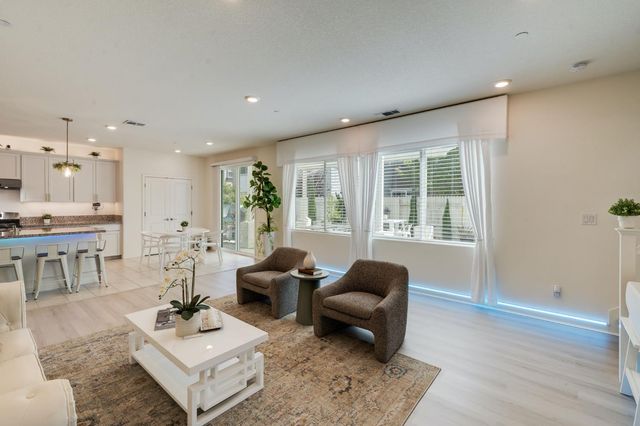 4008 Mercury Ln, Roseville, CA 95747
