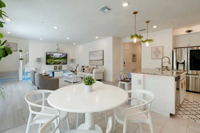 4008 Mercury Ln, Roseville, CA 95747