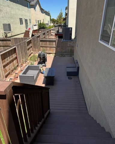 1435 Battlement Dr, Stockton, CA 95206