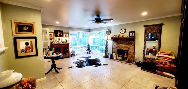 1702 Meadow Ave, Stockton, CA 95207