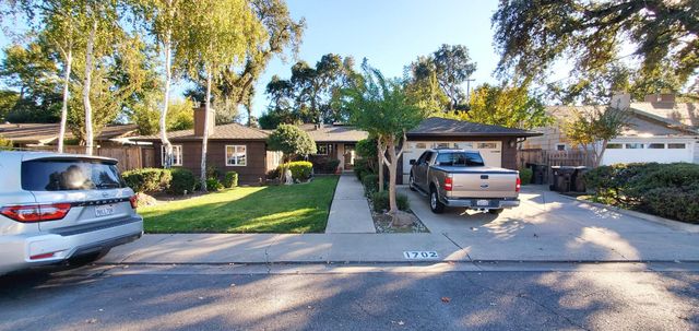 1702 Meadow Ave, Stockton, CA 95207