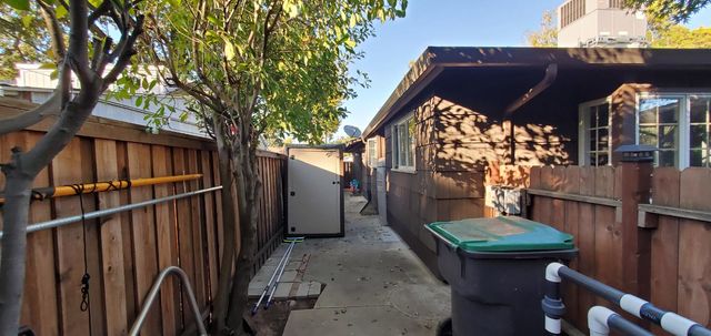 1702 Meadow Ave, Stockton, CA 95207