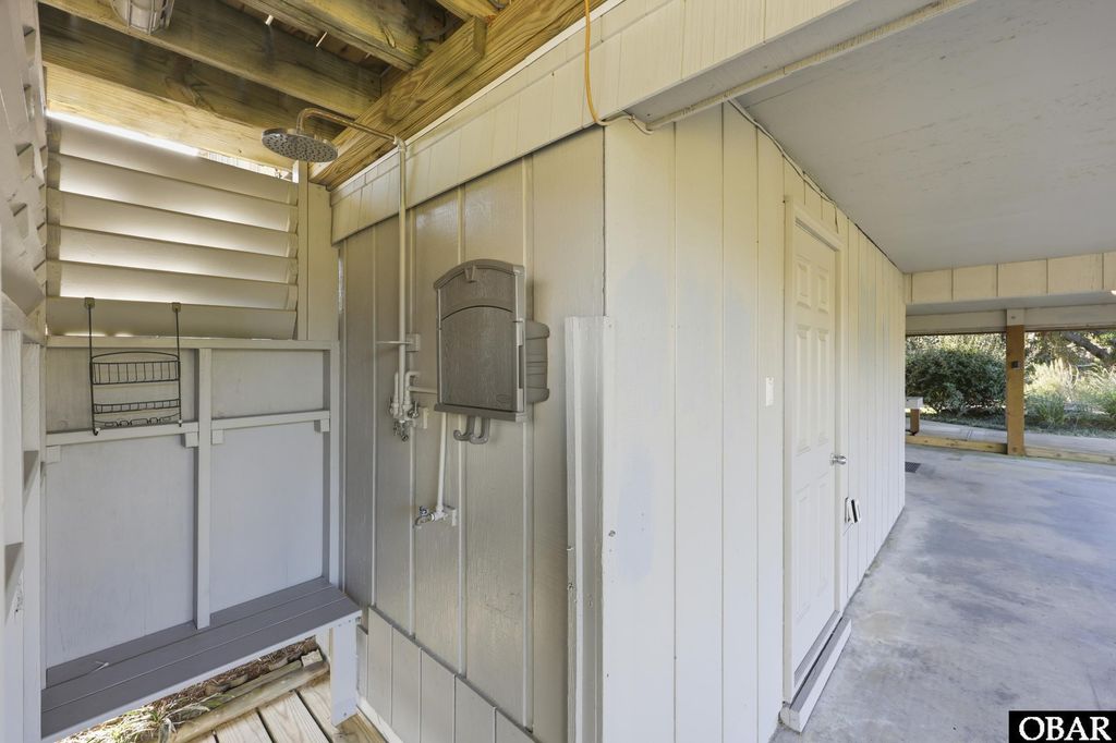 Image 37 of property listing at 123 Georgetown Sands Rd Unit 19, Duck, NC 27949