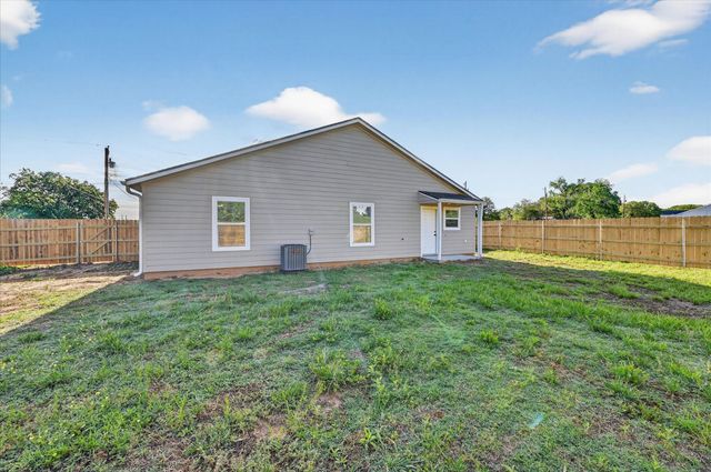412 Susan Drive, Kennedale, TX 76060